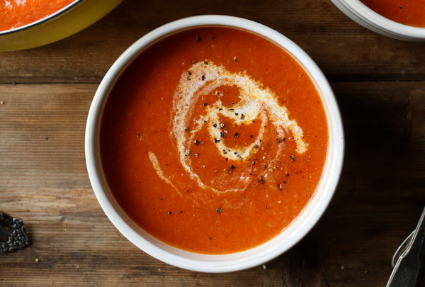 Bowl of zesty tomato soup.